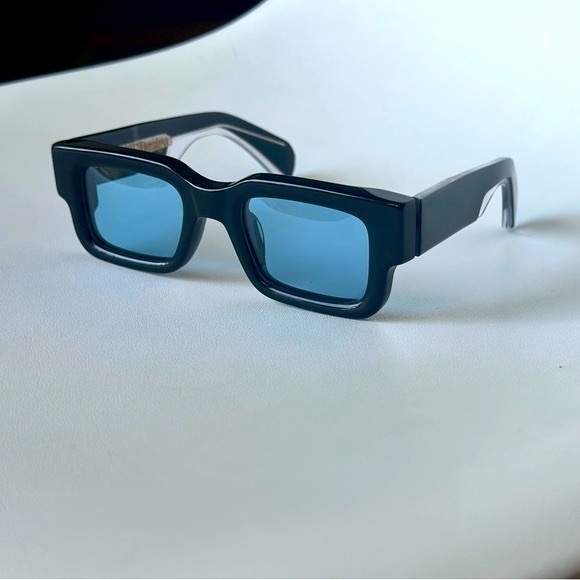 Luxury Polarized Fashion Sunglasses (Black Frame, Azul Lense) - Picture 4 of 5